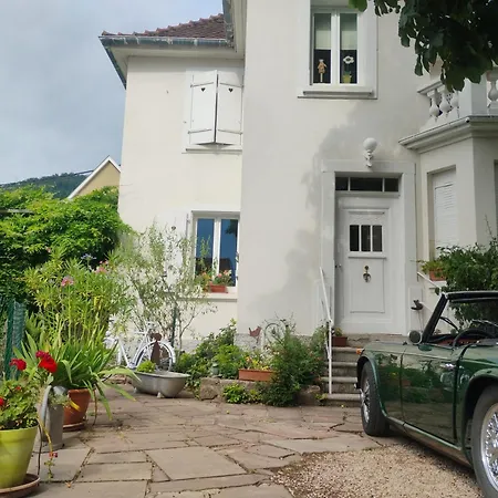 Avec Parking, Au Calme, Entre Colmar-riquewihr Et Obernai, Terrasse, Vue Sur Espaces Verts Et Coteaux D Alsace, Route Du Vin-chateaux