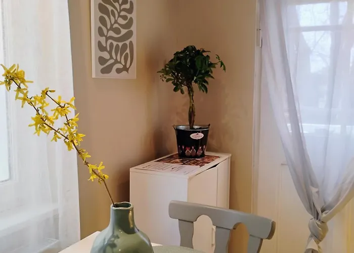 Appartement Le Marronnier, Parking Et Terrasse - Au Calme, Tous Commerces A 150m - Pres De Colmar - Route Des Vins A 100m, Vue Sur Espace Et Montagne